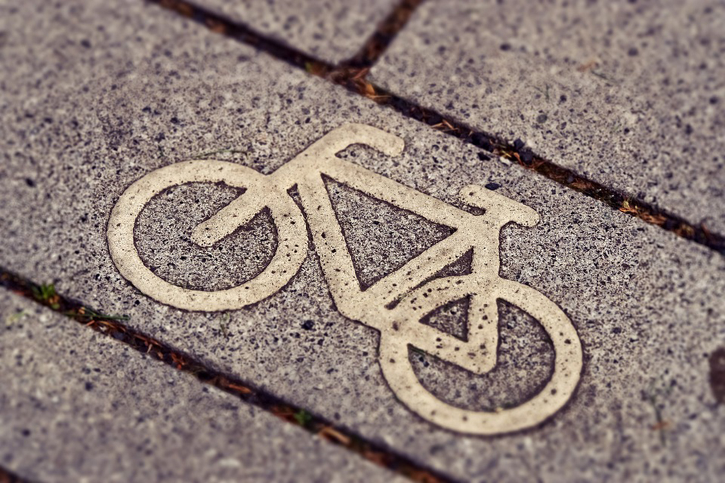 Vélo - Pistes cyclables_© Michael Gaida - Pixabay